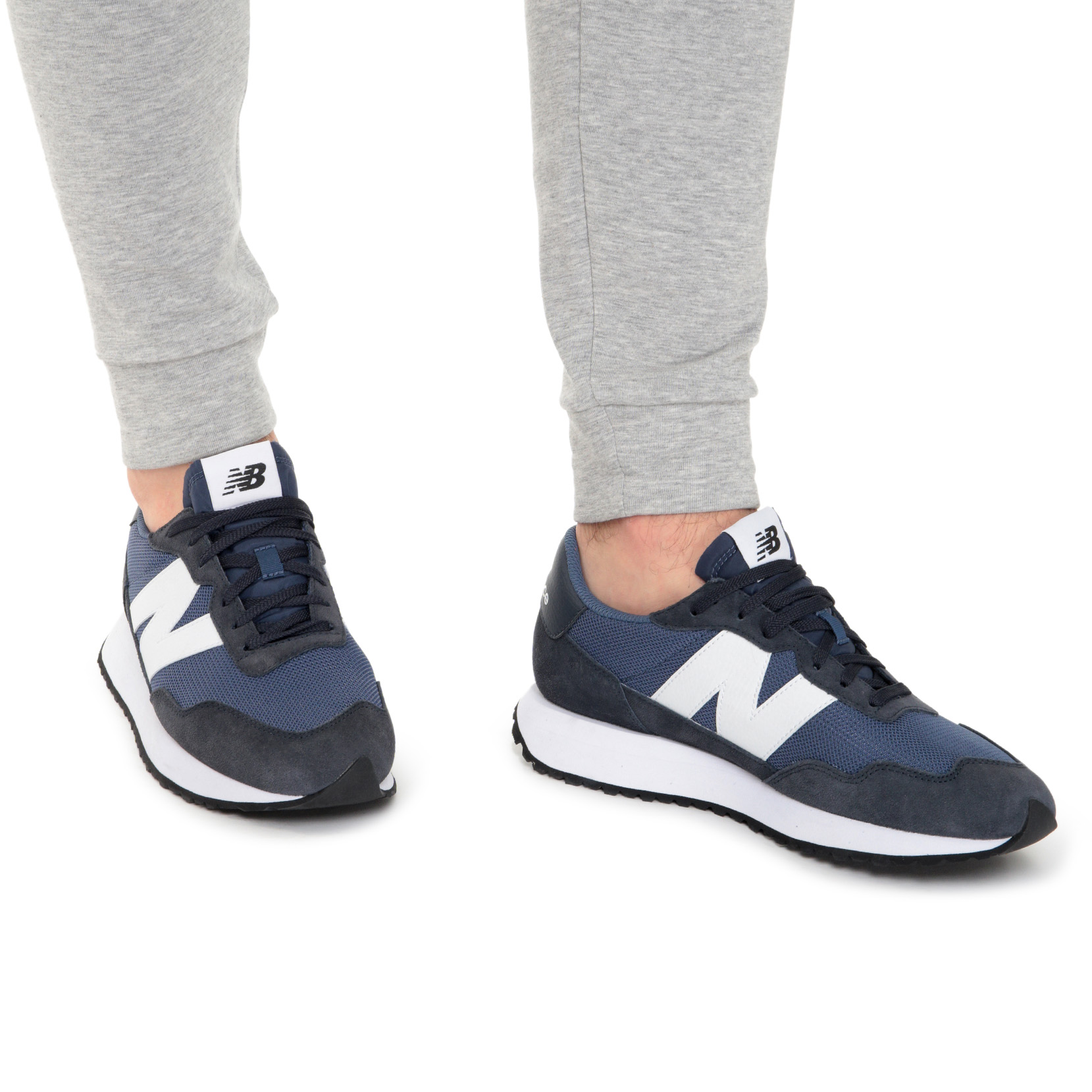 New Balance 237