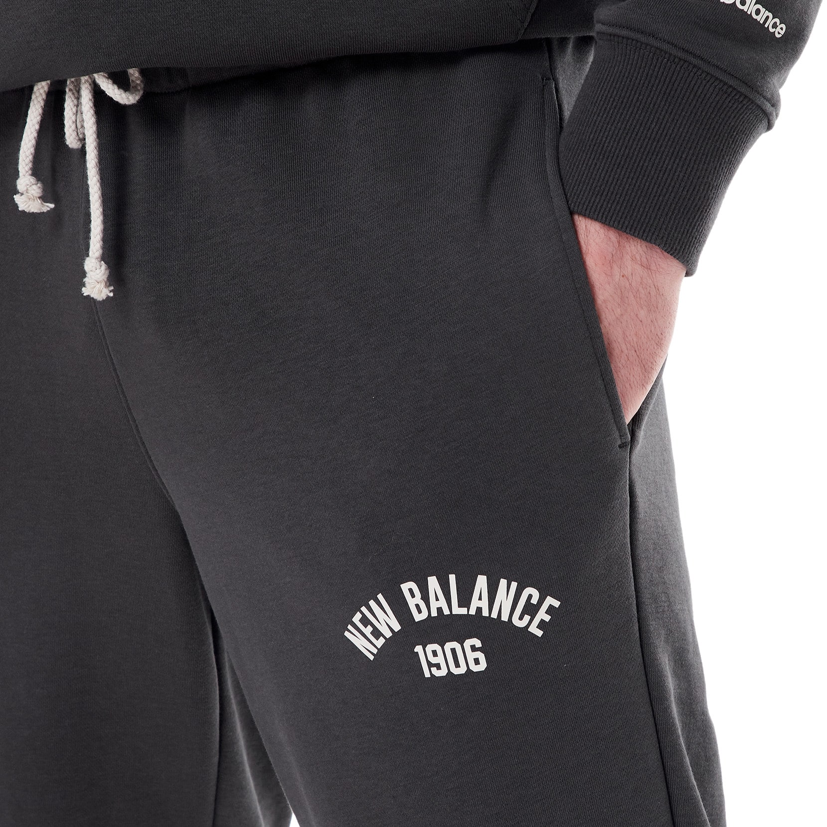 Спортивні брюки Essentials Varsity