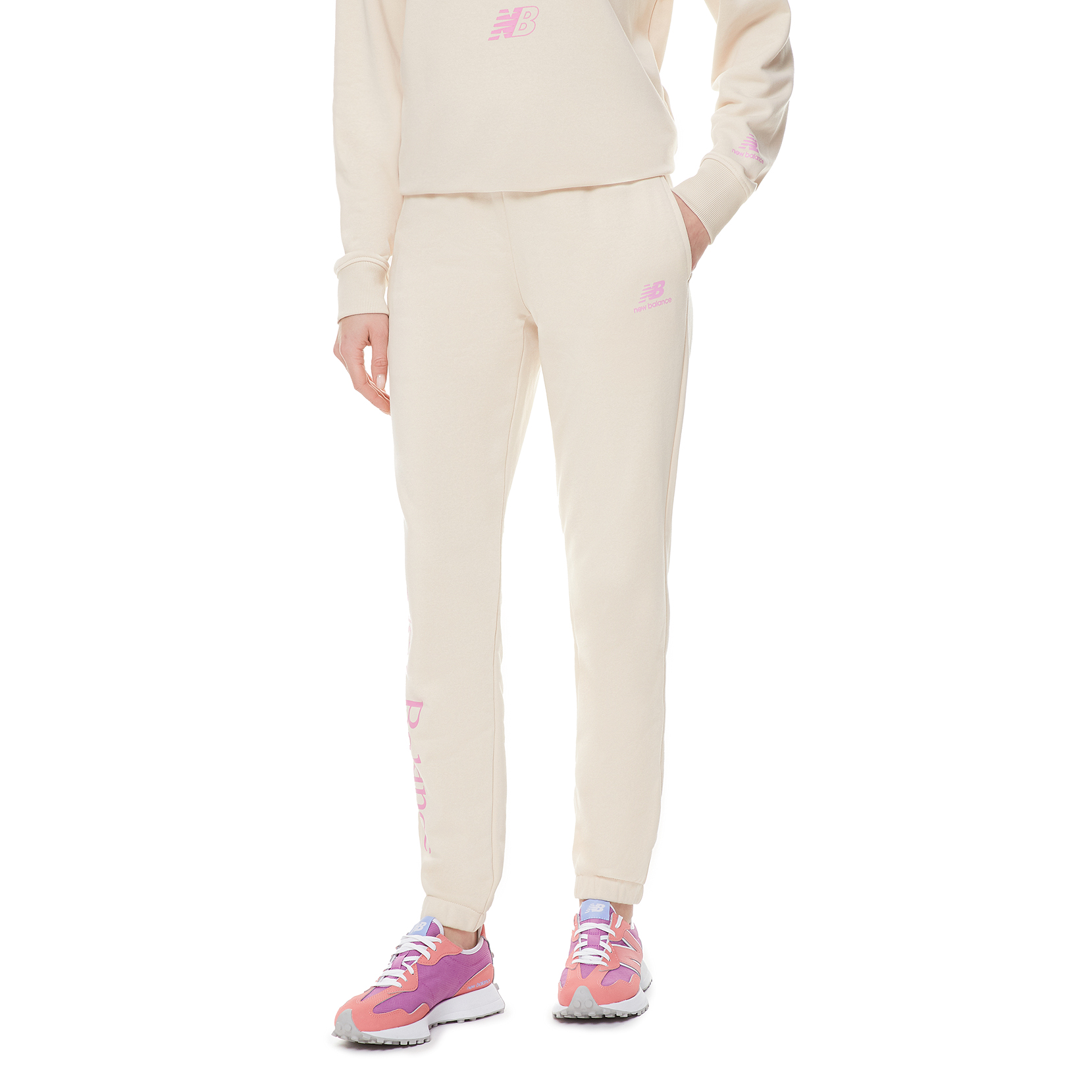 Спортивні брюки Essentials Celebrate