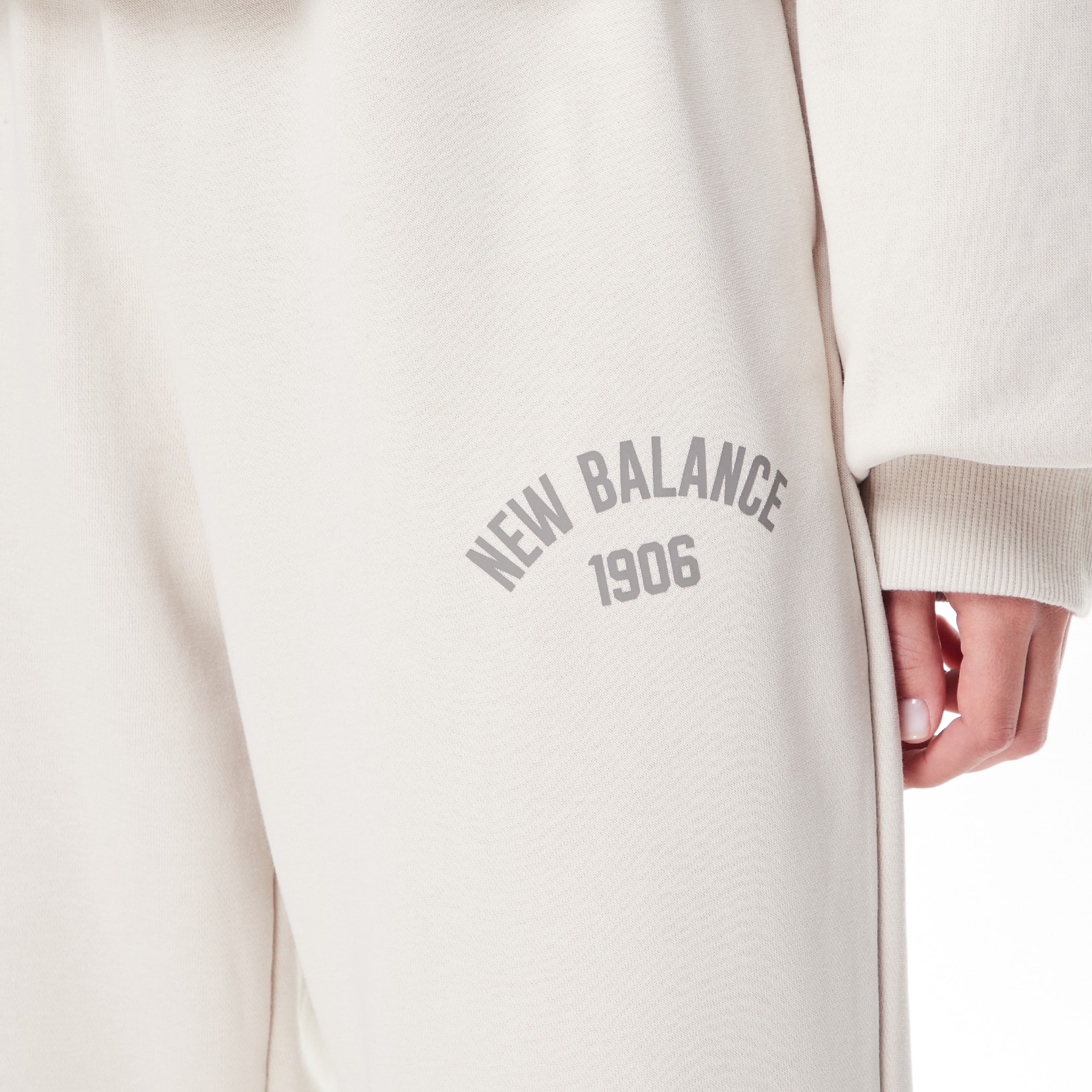 Спортивні брюки Essentials Varsity