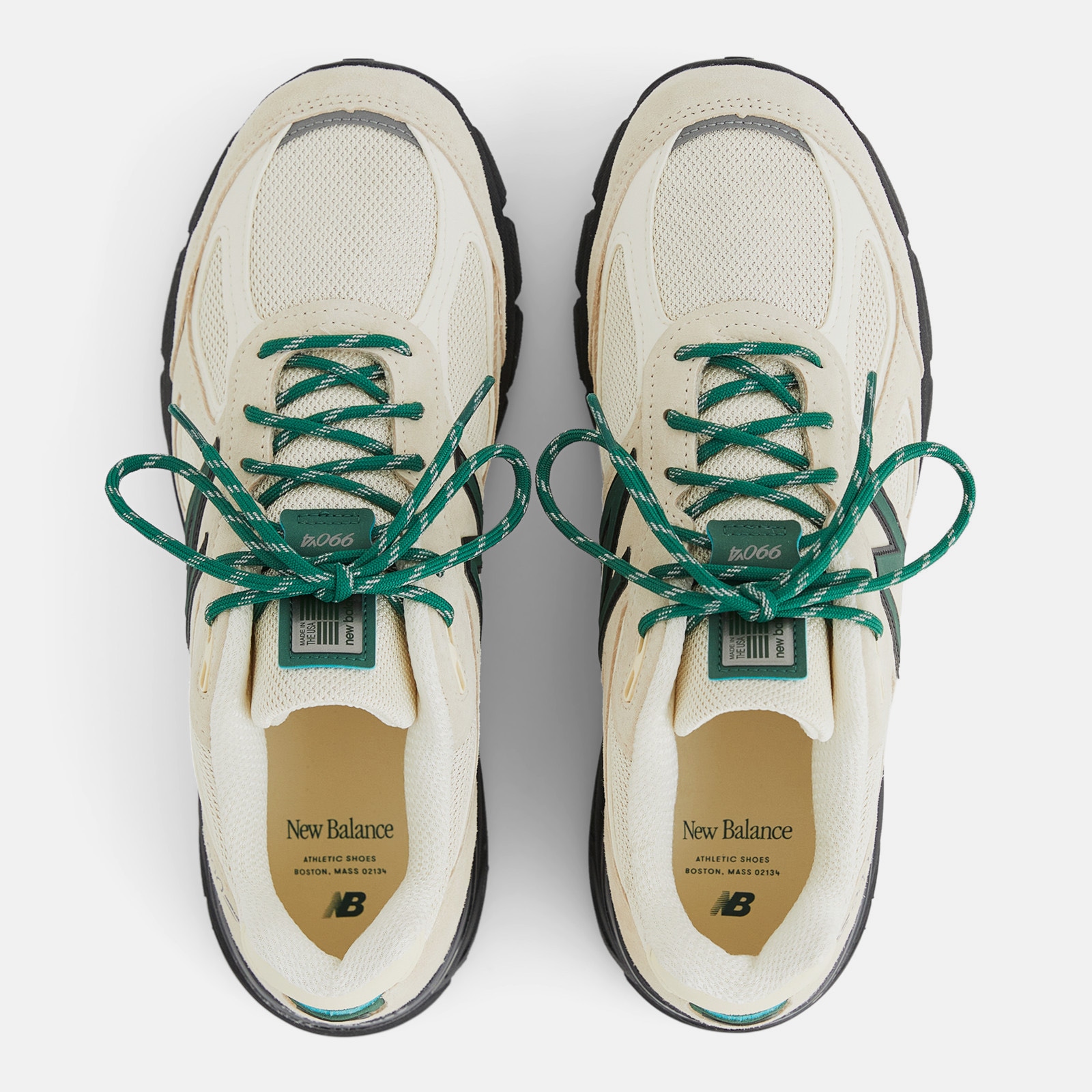 New Balance MiUS 990v4