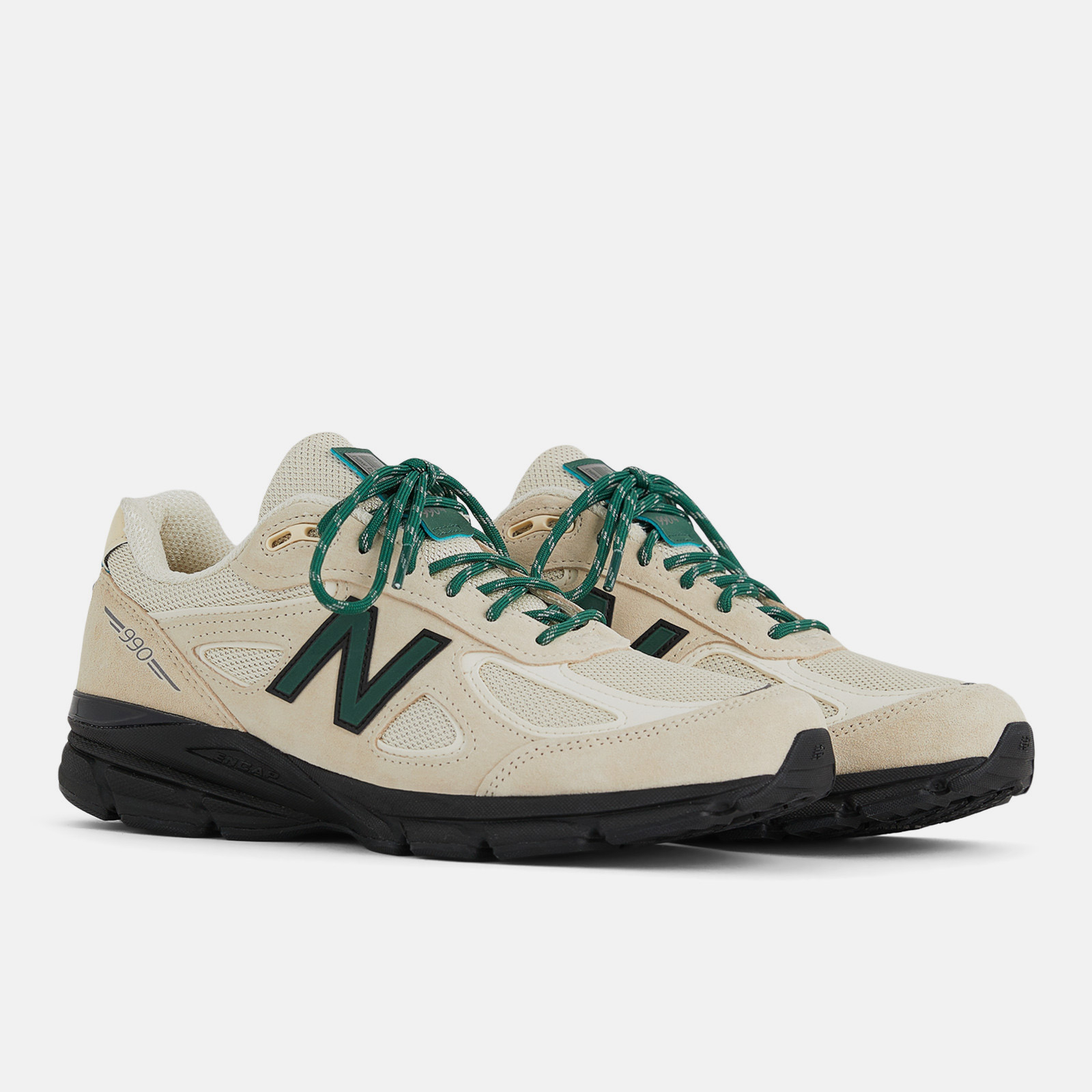 New Balance MiUS 990v4