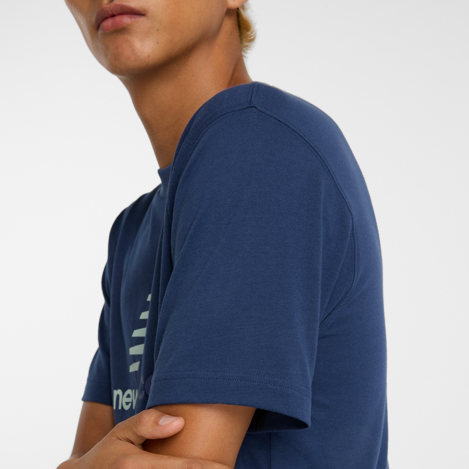 Футболка Sport Essentials Gradient Logo