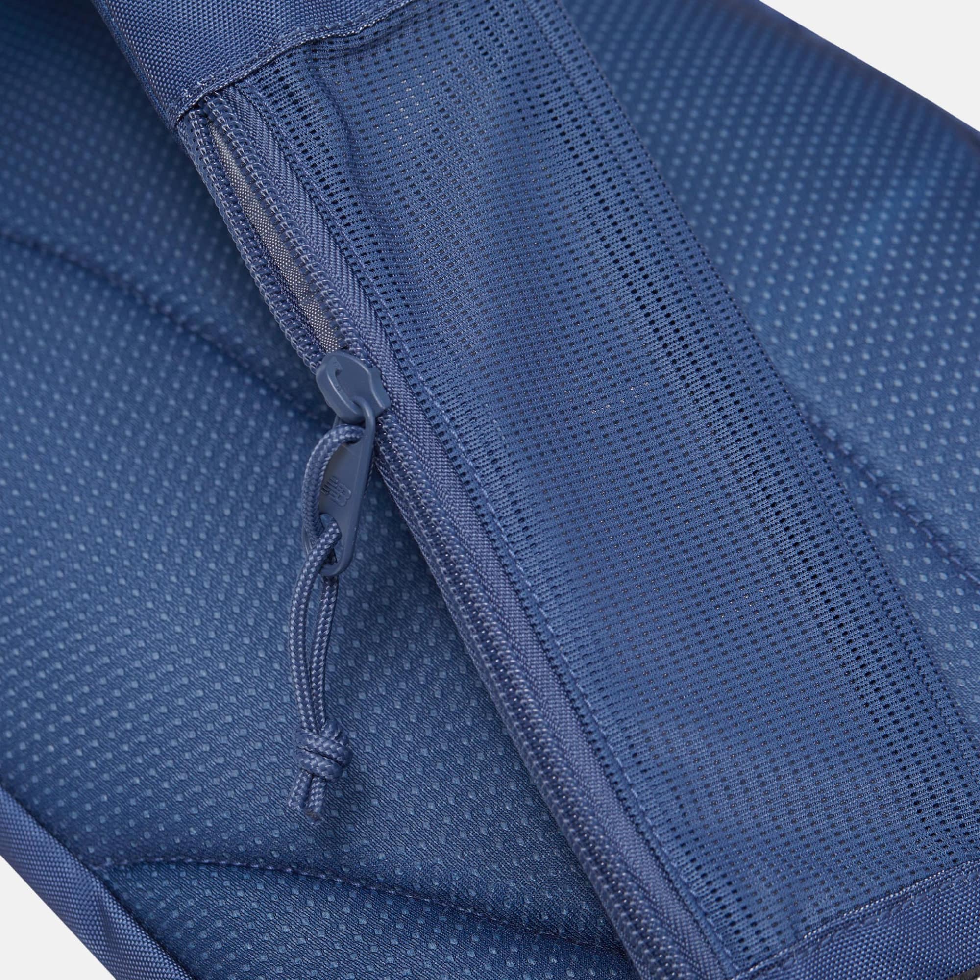 Сумка Athletics Sling Bag