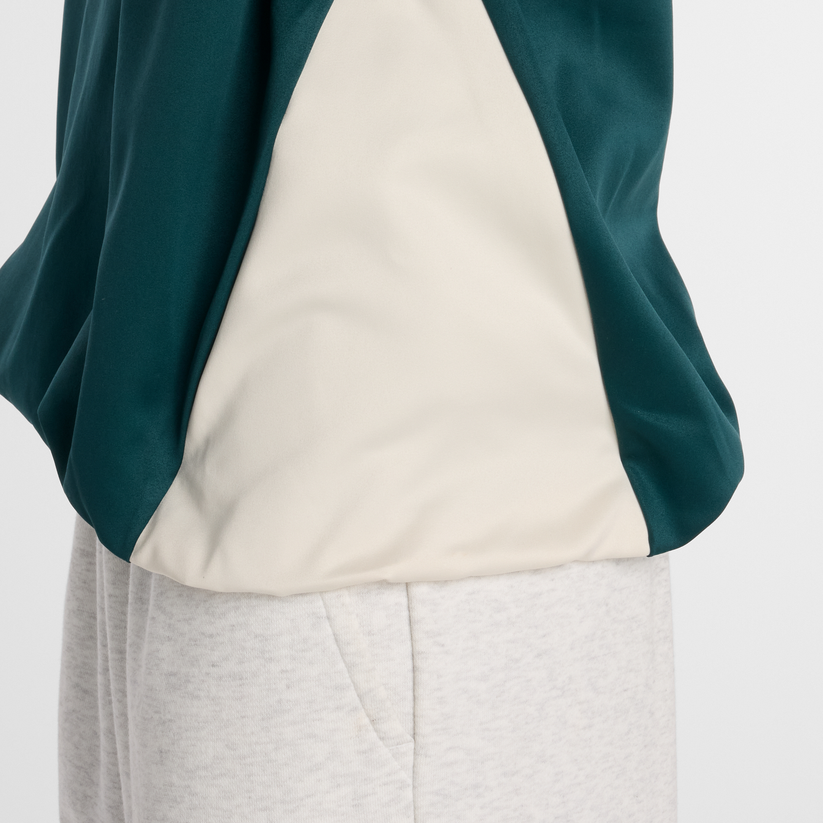 Реглан Satin Woven Pullover