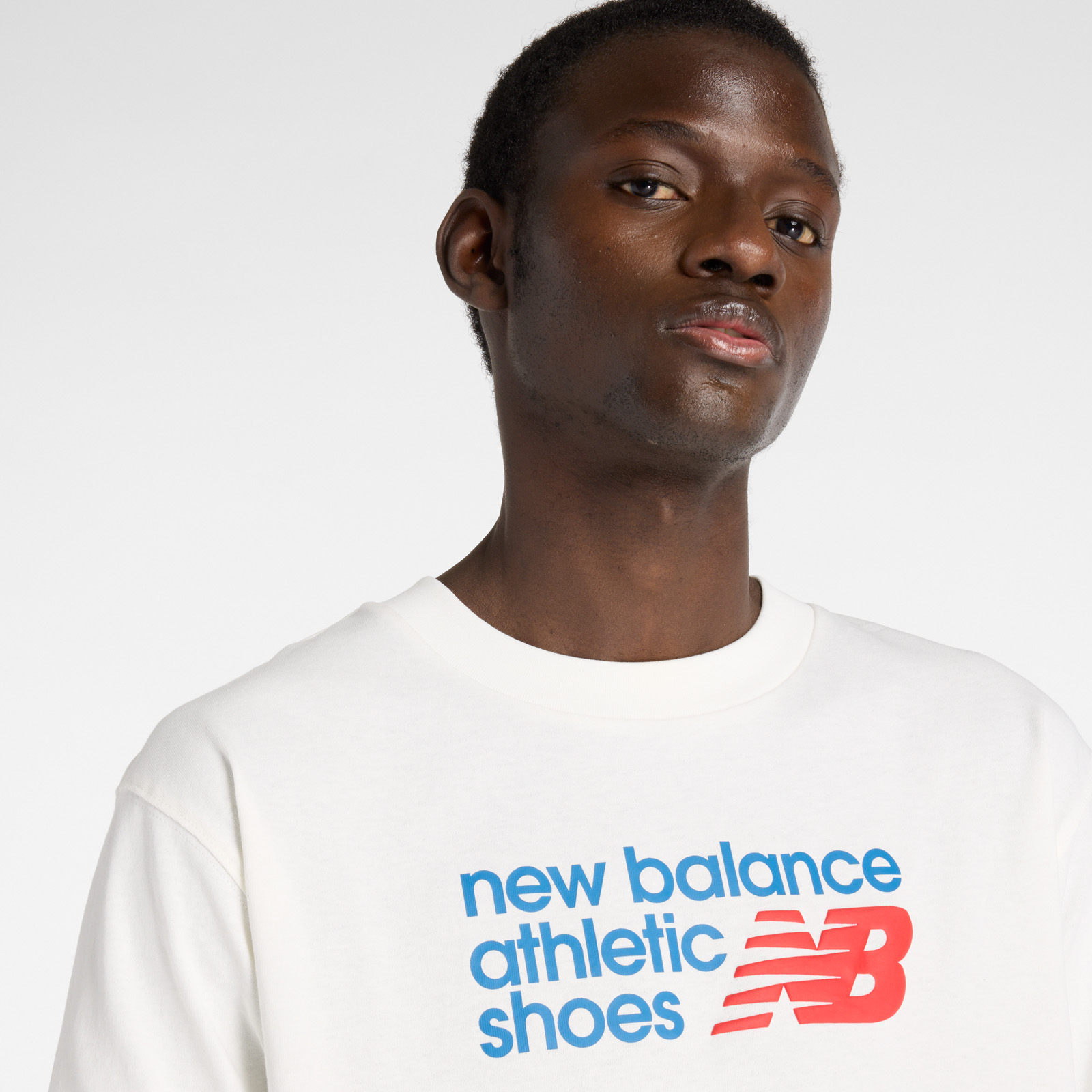 Футболка Athletics Premium Relaxed Chest Logo