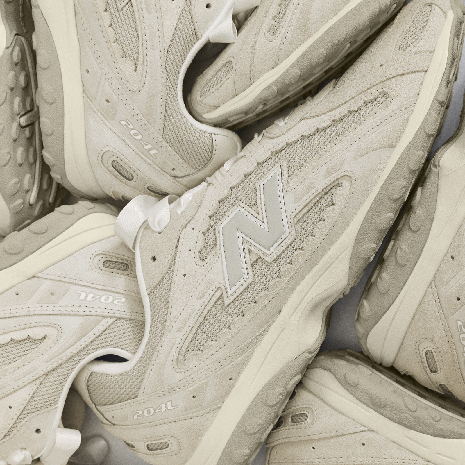 New Balance 204L з 1 березня