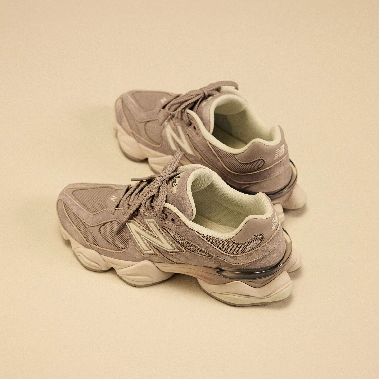 Купити New Balance 9060 U906087O | New Balance