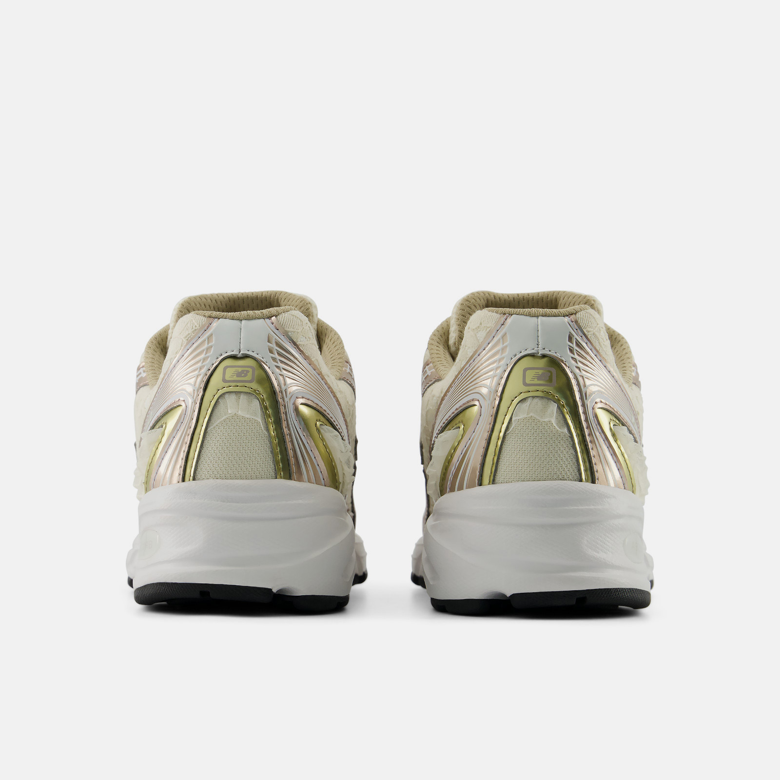New Balance 740 Coquette