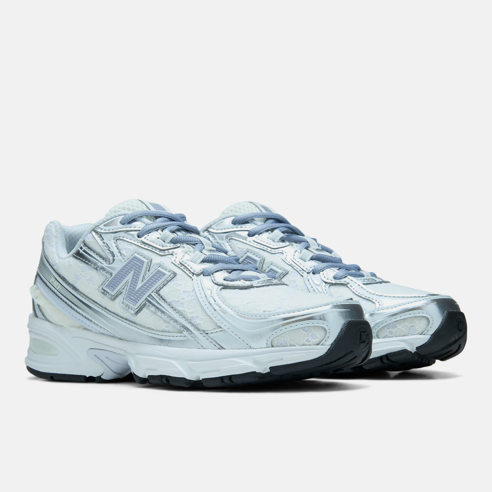 New Balance 740 Coquette