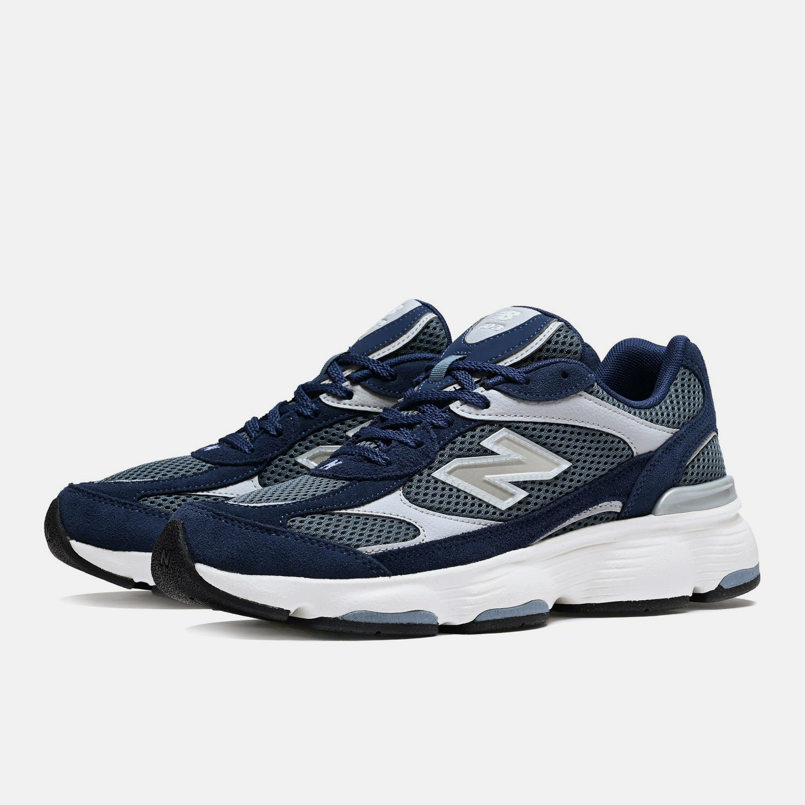 New Balance 603