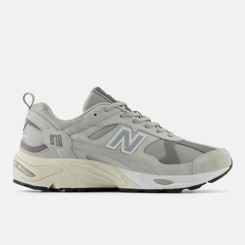 New Balance 878